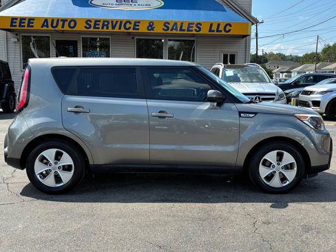 Used 2016 Kia Soul w/ Convenience Package FWD image 1