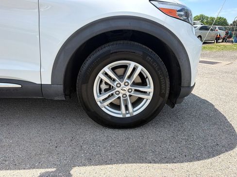 Used 2020 Ford Explorer XLT image 13