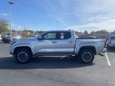 New 2025 Toyota Tacoma TRD Sport image 4