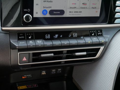 Certified 2025 Toyota Camry SE w/ Convenience Package AWD/4WD image 23