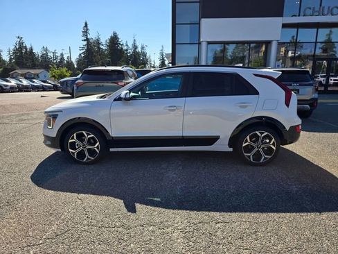 New 2025 Kia Niro EX Touring image 2