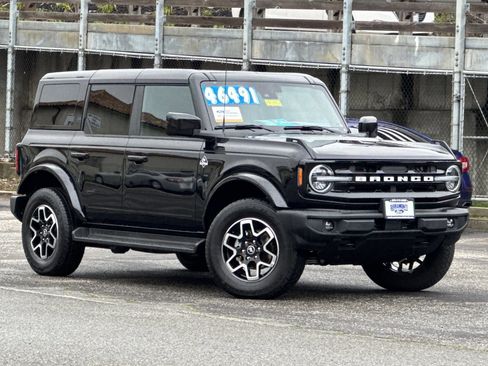 Certified 2025 Ford Bronco Outer Banks image 2
