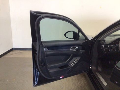 Used 2012 Porsche Panamera S image 17
