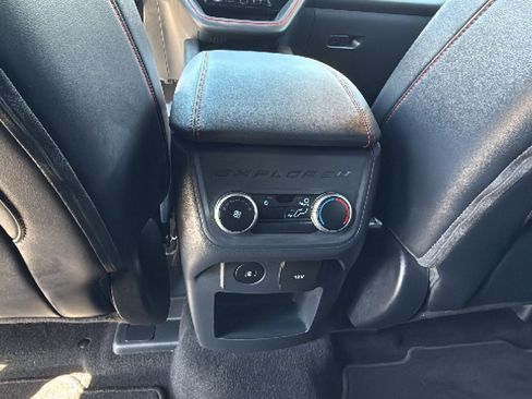 Used 2025 Ford Explorer ST-Line w/ ST-Line Street Pack AWD/4WD image 14