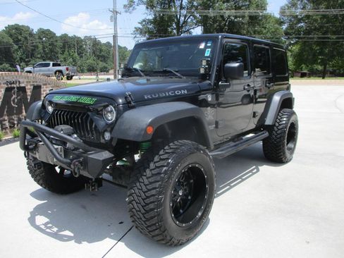 Used 2014 Jeep Wrangler Unlimited Rubicon w/ Max Tow Package AWD/4WD image 4