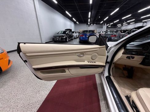 Used 2010 BMW 328i Convertible RWD image 19