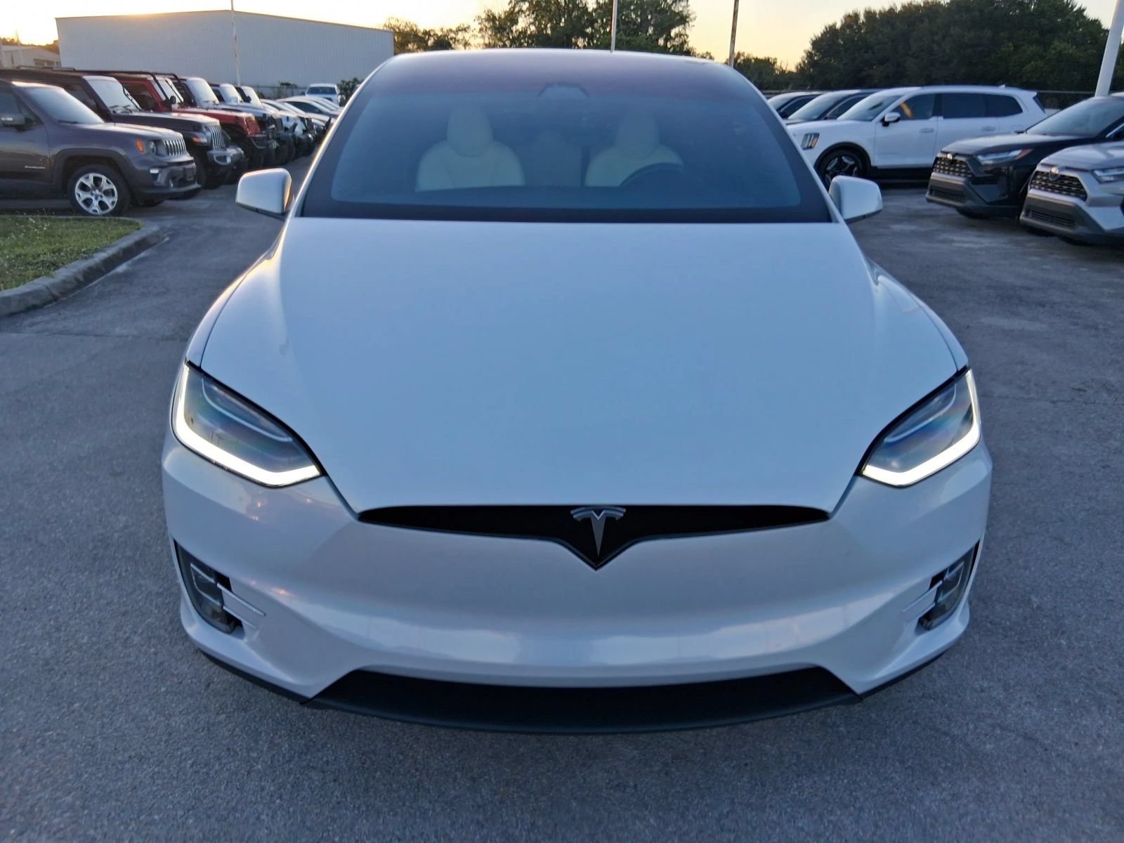 Used 2020 Tesla Model X Long Range AWD/4WD image 2