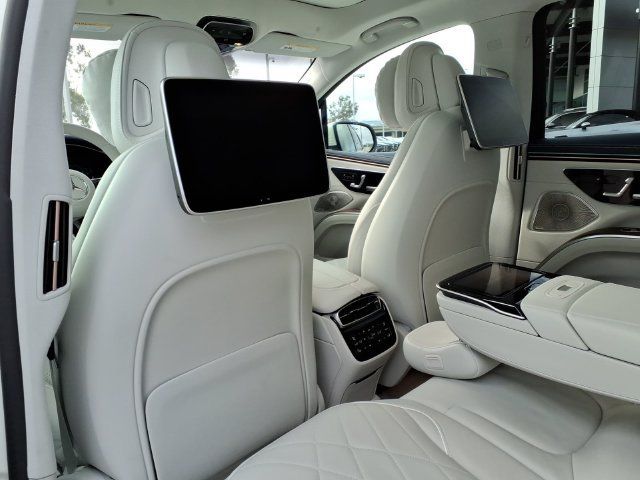 Used 2023 Mercedes-Benz EQS 580 4MATIC SUV image 18