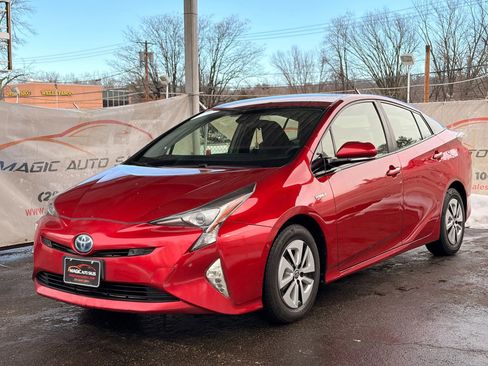 Used 2017 Toyota Prius Two w/ Prius Two Safety Plus Package image 3
