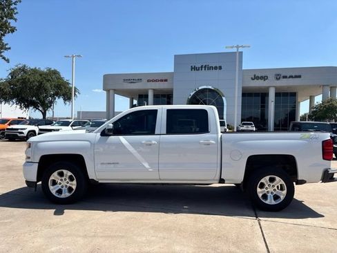 Used 2018 Chevrolet Silverado 1500 LT w/ Texas Edition AWD/4WD image 7