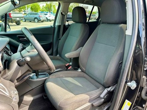 Used 2020 Chevrolet Trax LS w/ Tint and Cruise Package FWD image 13