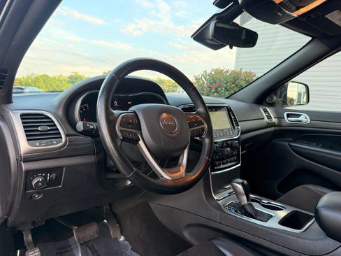 Used 2021 Jeep Grand Cherokee Laredo X AWD/4WD image 15