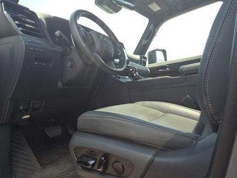 Used 2024 Lexus GX 550 w/ Accessory Package (2T) AWD/4WD image 9