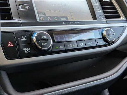 Used 2017 Toyota Highlander XLE FWD image 9