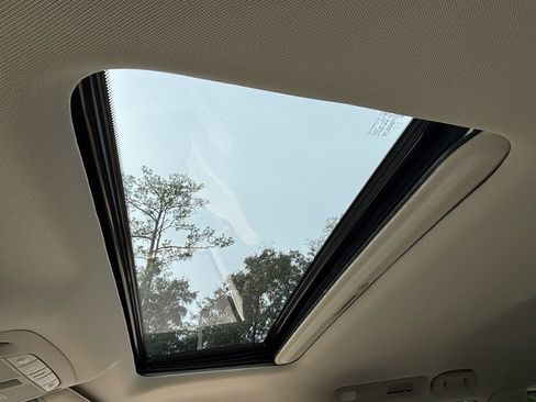 Used 2023 Nissan Armada Platinum w/ Captain's Chairs Package image 32