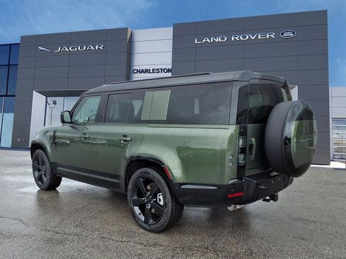 New 2026 Land Rover Defender 130 X-Dynamic SE AWD/4WD image 3
