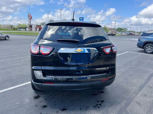 Used 2016 Chevrolet Traverse LT w/ Style and Technology Package FWD image 4