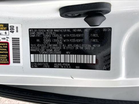 Certified 2024 Toyota Sienna LE image 36