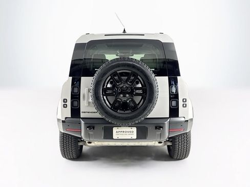 Used 2026 Land Rover Defender 110 X-Dynamic SE AWD/4WD image 5