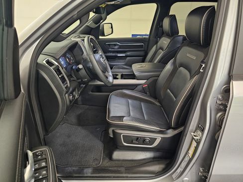 Used 2024 RAM 1500 Laramie image 11