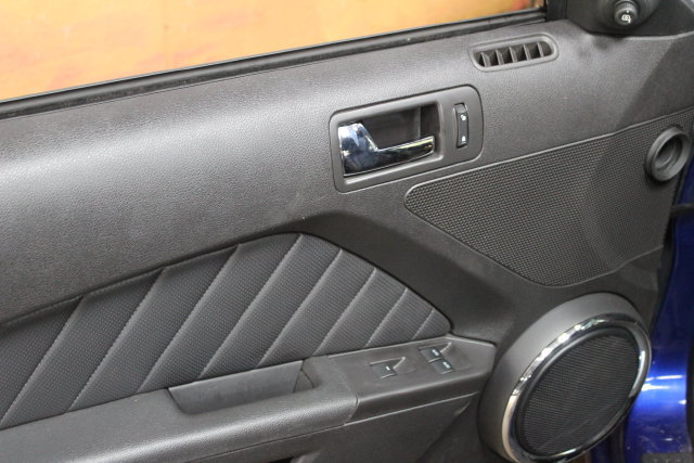 Used 2013 Ford Mustang Premium RWD image 11