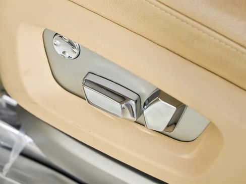 Used 2010 Rolls-Royce Ghost RWD image 27