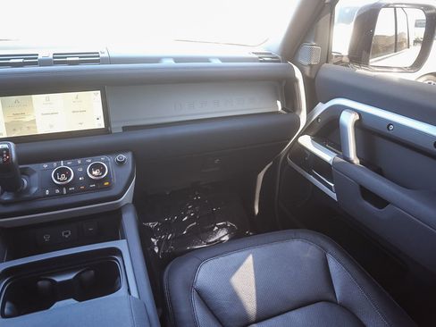 Used 2023 Land Rover Defender 110 X-Dynamic SE image 15