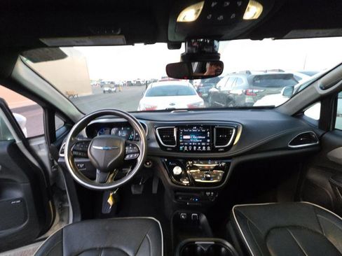Used 2020 Chrysler Pacifica Limited w/ Advanced Safetytec Group image 10