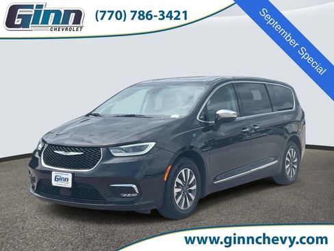 Used 2023 Chrysler Pacifica Limited FWD image 1