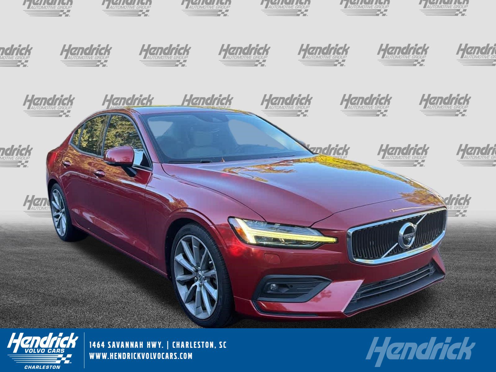 Used 2020 Volvo S60 T5 Momentum FWD image 1