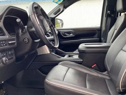 Used 2022 Chevrolet Tahoe Premier w/ Premium Package image 11