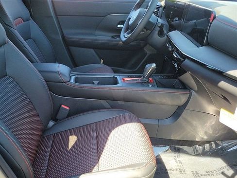 New 2026 Nissan Kicks SR FWD image 14