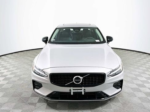 Used 2025 Volvo S60 B5 Core image 2