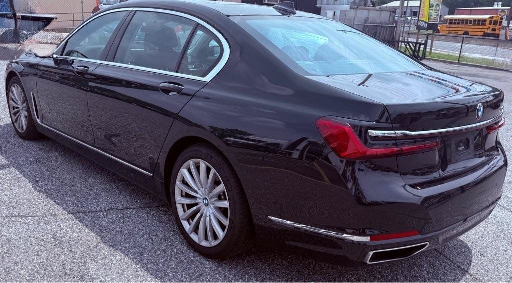 Used 2022 BMW 740i RWD image 4