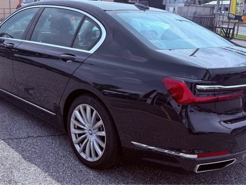 Used 2022 BMW 740i RWD image 4