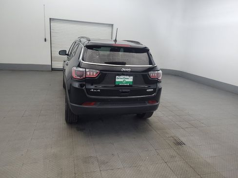 Used 2017 Jeep Compass Latitude w/ Popular Equipment Group AWD/4WD image 6