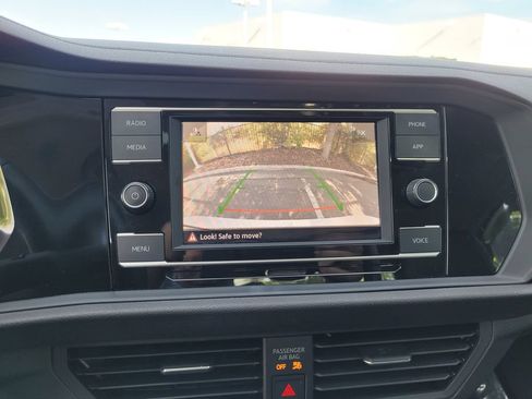Used 2022 Volkswagen Jetta SE FWD image 18