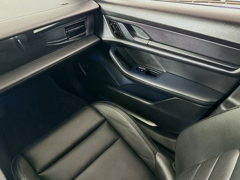 Used 2020 Porsche Taycan 4S image 21