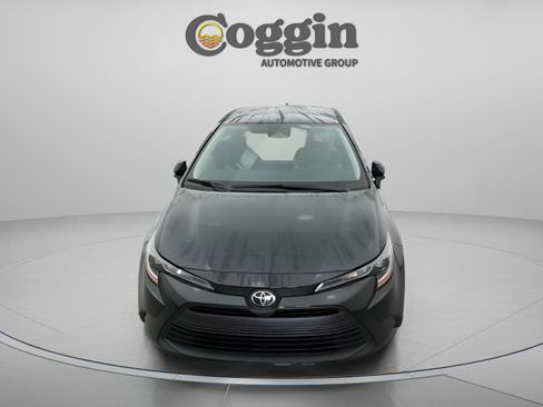 Used 2026 Toyota Corolla LE FWD image 30