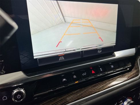 Certified 2025 GMC Sierra 1500 SLE w/ Max Trailering Package image 15