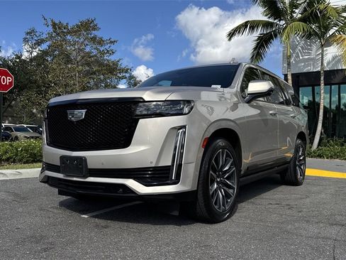 Used 2021 Cadillac Escalade Sport Platinum w/ Heavy-Duty Trailer Package image 32