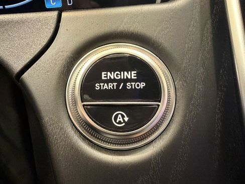 Used 2025 Mercedes-Benz E 350 Sedan image 25