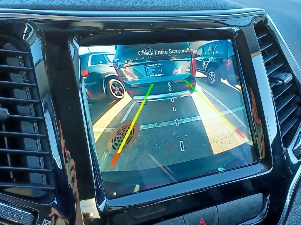 Used 2019 Jeep Cherokee Limited AWD/4WD image 18