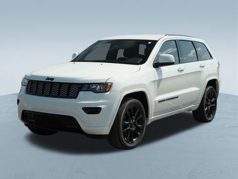 Used 2022 Jeep Grand Cherokee Laredo X AWD/4WD image 3