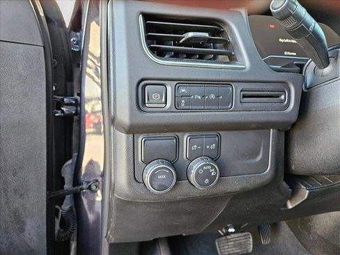 Used 2023 Chevrolet Suburban LT image 10