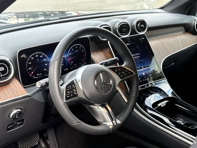 Used 2026 Mercedes-Benz GLC 300 4MATIC image 13