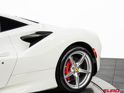 Used 2021 Ferrari F8 Tributo image 18