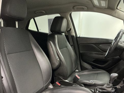 Used 2022 Buick Encore Preferred w/ Safety Package image 30