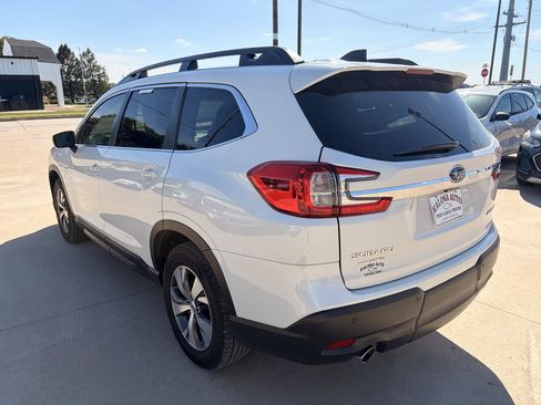 Used 2023 Subaru Ascent Premium w/ Convenience Package AWD/4WD image 5