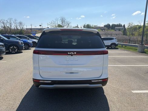 Used 2024 Kia Carnival LX FWD image 6